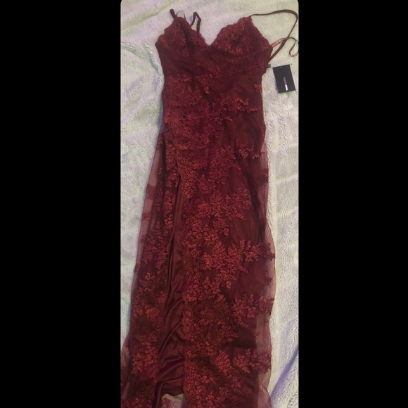 red lace dress - Picture 1 of 3